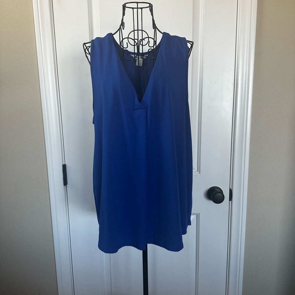 Tommy Bahama Kaui V-Neck Blue Sleeveless Women's Top